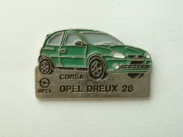 PIN'S OPEL CORSA VERTE - DREUX - Opel