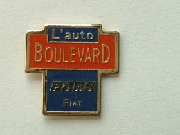 PIN'S FIAT - L'AUTO BOULEVARD - Fiat