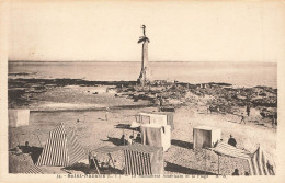 SAINT NAZAIRE : LE MONUMENT AMERICAIN ET LA PLAGE - Saint Nazaire