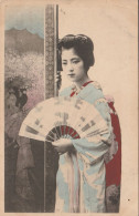 Japon Japonaise Avec Son éventail Coiffe Et Costume - Tokyo