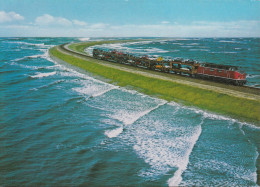 D-25969–25980 Westerland - Insel Sylt - Hindenburgdamm - Eisenbahn - Train - Diesellok - Cars - Sylt