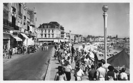 Les Sables D'olonne * Vue Sur Le Remblai * Débit De Tabac Tabacs - Sables D'Olonne