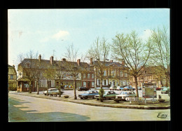 27 Eure Saint Georges Du Vievre La Place Du Marché - Beaumont-le-Roger