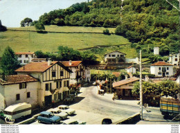 D64  ARNEGUY  La Frontière Franco- Espagnole  .....( Déchirure Sur 2 Cm En Haut ) - Arnéguy