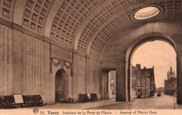 Ypres - Intérieur De La Porte De Menin - Ieper