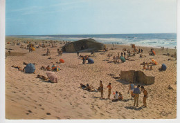 CPSM Carcans-Plage - La Plage, Vue D'ensemble (avec Animation Autour Des Blockhaus) - Carcans