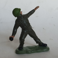 FIGURINE SOLDAT ANGLAIS VINTAGE HANDPAINTED BRITAINS Lanceur De Grenade - Militares