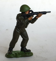 FIGURINE SOLDAT ANGLAIS VINTAGE HANDPAINTED BRITAINS Tireur Fusil Debout - Militares