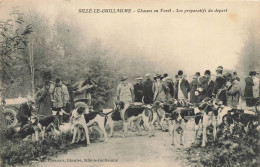 Sillé Le Guillaume * Chasses En Forêt Préparatifs Du Départ * Chasse à Courre * Meute Chiens Chasseurs Hunt Hunting - Sille Le Guillaume