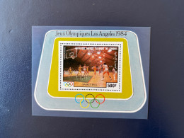 COMORES 1984 5 V Neuf ** MNH Plus 1 Bloc Mi 712 / 716 Bl 236 Olympics Of Los Angeles COMOROS Komoren - Summer 1984: Los Angeles