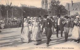 FRANCE - La Gavotte Bretonne - Costumes De Briec Et Gouezec - Animé -  Carte Postale Ancienne - Sonstige & Ohne Zuordnung