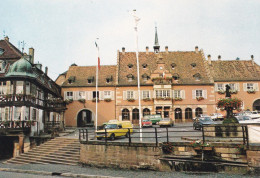 BARR -- L'Hôtel De Ville  ( Parking Avec Voitures ) - Barr