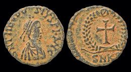Theodosius II AE Nummus Cross - La Fin De L'Empire (363-476)