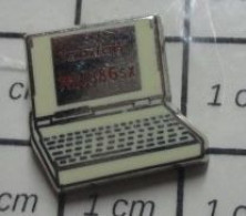 2222 Pin's Pins / Rare Et De Belle Qualité !!!  INFORMATIQUE / ORDINATEUR PORTABLE TANDON D'Achille NB/386SX - Informatica