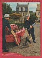 Sapeur-Pompiers ... Années 60 Avec Remorque D'époque  / Vive Ste Barbe ( Voir Verso ) - Firemen