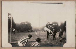 04798 / Peu Commun Carte-Photo 1910s Compétition  SAUT En LONGUEUR  Beau Plan Du Sauteur à La Planche - Athletics
