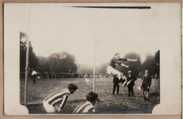 04798 / Peu Commun Carte-Photo 1910s Compétition  SAUT En LONGUEUR  Beau Plan Du Sauteur à La Planche - Atletismo