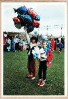 04898 / CHEVILLY-LARUE Val Marne MARCHANDE De BALLONS Fête Communale 21 Juin 1987 Club MARC HARTZ Photo Michel DUSSART - Chevilly Larue