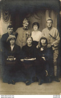 CARTE PHOTO NON IDENTIFIEE REPRESENTANT QUATRE FEMMES DEUX SOLDATS ET UN JEUNE HOMME STUDIO GUILLEMINOT PARIS - To Identify