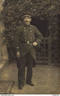 CARTE PHOTO NON IDENTIFIEE REPRESENTANT  UN SOUS OFFICIER A GROSSE MOUSTACHE  EN UNIFORME PHOTO GUILLEMINOT PARIS - To Identify