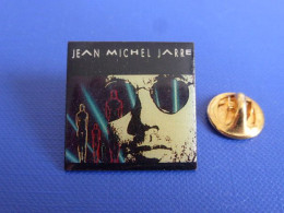 Pin's Album Chronologie De Jean Michel Jarre - Musique électronique Artiste Pochette Disque (SE25) - Music