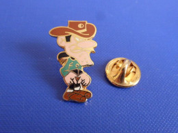 Pin's BD Lucky Luke Joe Dalton - Morris - Cowboy Héros Bande Dessinée (SB4) - Comics