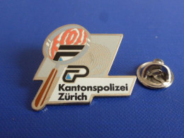 Pin's Police Suisse Zurich - Kantonspolizei - Policier Empreinte - Police Scientifique Loupe (KB14) - Police