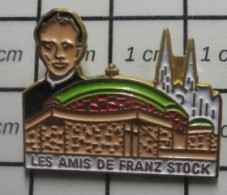 1920 Pin's Pins / Beau Et Rare / ASSOCIATIONS / STRASBOURG LES AMIS DE FRANZ STOCK DEPORTATION - Verenigingen