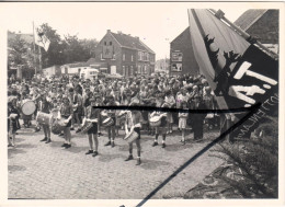 Lede - Impe : 11 Juli Viering 1979 - '80 - Oude Foto Trommelkorps KSA Lede Op Impe Dorp + Toehoorders - Lede