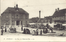 62. Etaples - La Place De L'Hôtel De Ville  - Marché - L.L 8 - Etaples