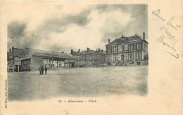 76 - Envermeu - La Place - Animée - Précurseur - Oblitération Ronde De 1904 - CPA - Voir Scans Recto-Verso - Envermeu