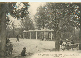 CPA 92 - LEVALLOIS PERRET - LE PARC DES PLANCHETTES LE SABLE - Levallois Perret