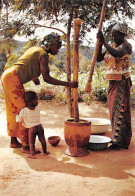 CAMEROUN  MOLOKO Préparatifs De Repas  44 (scan Recto-verso)MA2295Und - Camerun