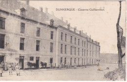 DUNKERQUE  -  NORD  -  (59)  -  CPA  ANIMEE  DE 1927  -  CASERNE GUILLEMINOT  -  CLICHE  INEDIT SUR  CE SITE - Dunkerque