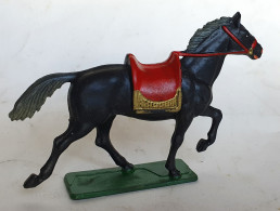 FIGURINE STARLUX CHEVAL MEDIEVAL ROBE NOIRE SELLE ROUGE 1966 - Starlux