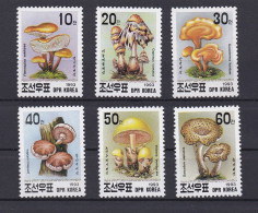 COREE DU NORD 1993 TIMBRE N°2356/61 NEUF** CHAMPIGNONS - Corea Del Norte