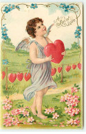 N°18280 - Carte Gaufrée - A Token Of Love - Ange Tenant Un Coeur - Valentine's Day