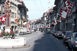 2 SLIDES SET 1984 OPEL MANTA BERNE SUISSE SWITZERLAND AMATEUR 35mm DIAPOSITIVE SLIDE Not PHOTO No FOTO NB3945 - Diapositivas