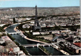 La Seine Et La Tour Eiffel - Vue Aérienne    Cachet Postal. 1967 - Tour Eiffel