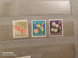 New Zealand	Flowers (F85) - Used Stamps