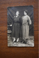 F1930 Photo Romania Two Women - Fotografia