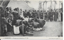 Afrique Dahomey Un Groupe De Feticheurs - Dahomey