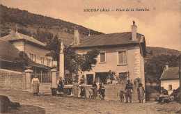 Soudon * Place De La Fontaine * Villageois Enfants - Non Classés