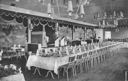 ROBINSON (Hauts-de-Seine) - Au Grand Arbre - Salle Pour Repas De Mariage - Lustres - Photo L. Baslé, Gif-sur-Yvette - Le Plessis Robinson