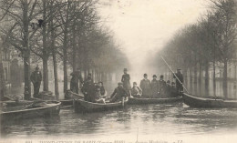 Paris * 8ème * Avenue Montaigne * Barques Pendant Les Inondations De La Seine , Janvier 1910 * Crue - Arrondissement: 08