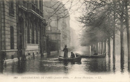 Paris * 8ème * Avenue Montaigne * Barques Pendant Les Inondations De La Seine , Janvier 1910 * Crue - Arrondissement: 08