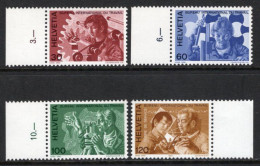 1975 -1983 SWITZERLAND PEOPLE AT WORK - I.L.O. MICHEL: ILO105-108 MNH ** - Nuovi