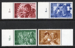 1975 -1983 SWITZERLAND PEOPLE AT WORK - I.L.O. MICHEL: ILO105-108 MNH ** - Unused Stamps