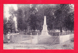 F-86-La Trimouille-04Ph90  Le Monument Aux Morts, Cpa  - La Trimouille