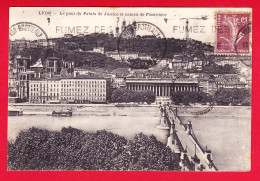 F-69-Lyon-60P45 Le Pont Du Palais De Justice Et Le Coteau De Fourvière, Voir Pub ""fumez Des Gitanes"", Cpa BE - Lyon 5